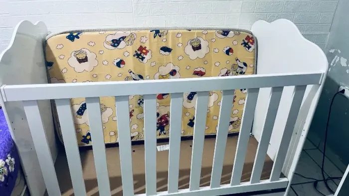 Berço que vira cama + colchão por apenas R$ 280! 