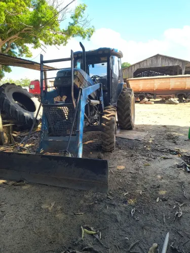 Trator TL 75 New Holland motor mwm