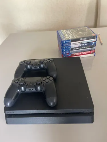 PlayStation 4 slim 1tb com 7 jogos