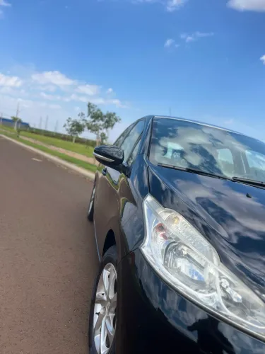 Peugeot 208 Allure 1.5 Flex 8V 5P 2014