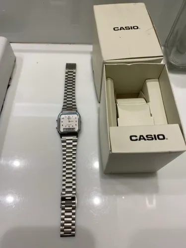 Vendo relógio Casio vintage novo