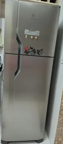Vendo Geladeira Electrolux Inox modelo: DFX41 220v