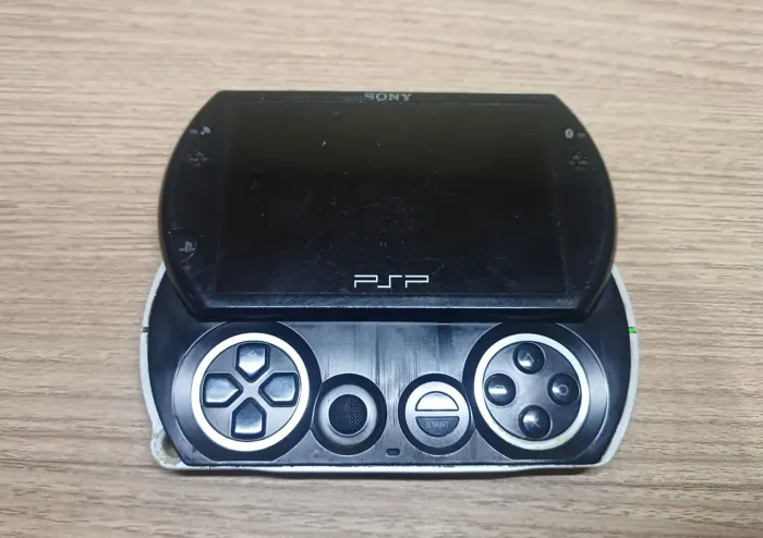 PSP GO