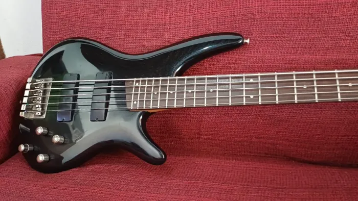 Baixo Ibanez Sdgr sr305 5 cordas