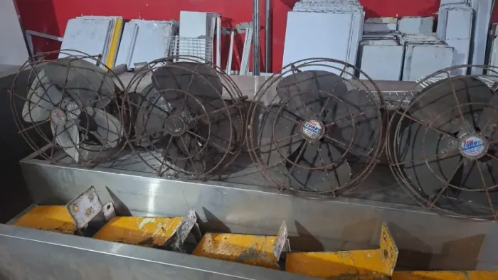 Ventilador tufão. valor: 450,00 reais cada.