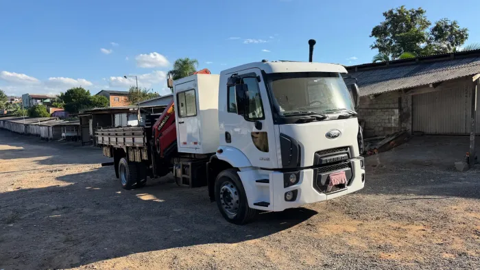 Ford Cargo 1722 ano 2012 Munck PKB 15.500