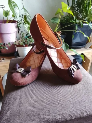 Scarpin boneca Moleca marrom 37