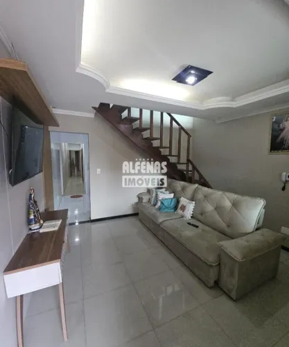 Casa Geminada à Venda | 3 Quartos com Suíte e 2 Vagas | Bairro Novo Eldorado  Contagem