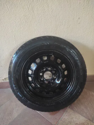 Aro 13 com pneu completo 