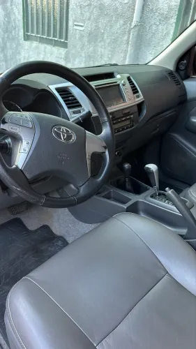 Toyota Hilux CD SRV D4-d 4X4 3.0 TDI Diesel AUT 2012