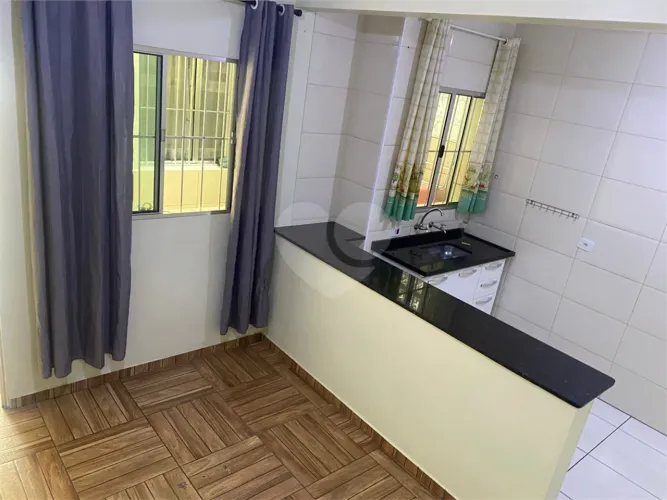 Casa com 2 quartos para locação na Vila Rosália.
