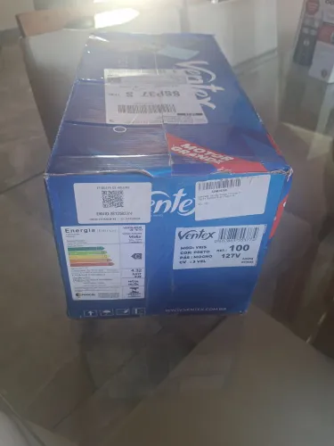 Ventilador de teto novo na caixa