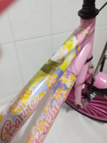 Bicicleta infantil feminina aro 16 c/ rodinhas .