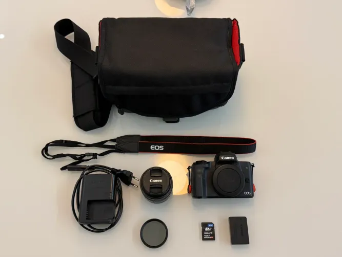 Canon EOS M50 - Kit Completo