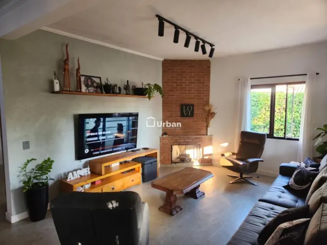 Casa à venda e para alugar em Cotia, Centro, com 3 quartos, com 198.37 m²