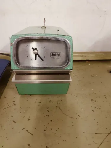 Máquina de bater ponto antiga