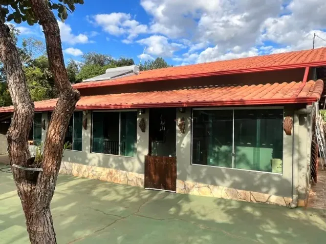 Sitio de 1.000m², todo murado casa, espaço gourmet, poço artesiano, Jaboticatubas.
