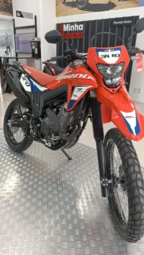 XR300L Tornado Special Edition-Inspirada nas motos de competição e visual robusto.