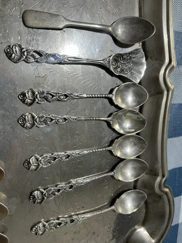 Lote Com 14 Colheres Antigas Trabalhadas Em Metal Prateado - Estilo Vintage
