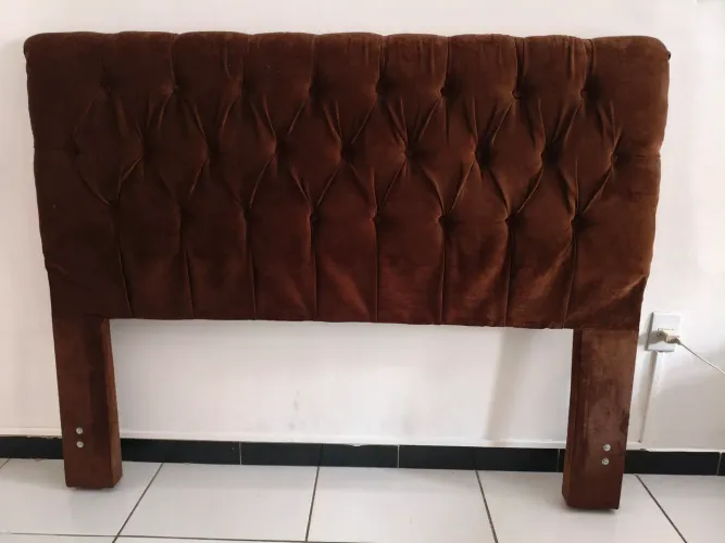 Cabeceira para cama estofada marrom