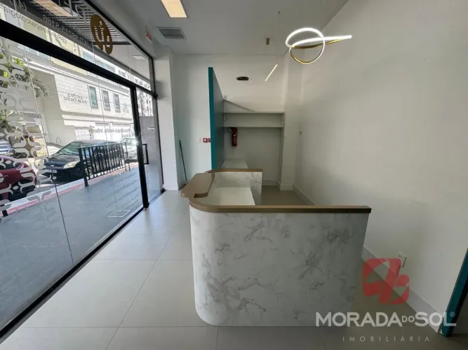 Sala comercial 81,00 m² para alugar na Meia Praia - Itapema/SC
