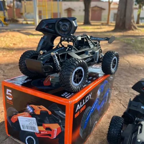 Carrinho de controle remoto OFF Road!