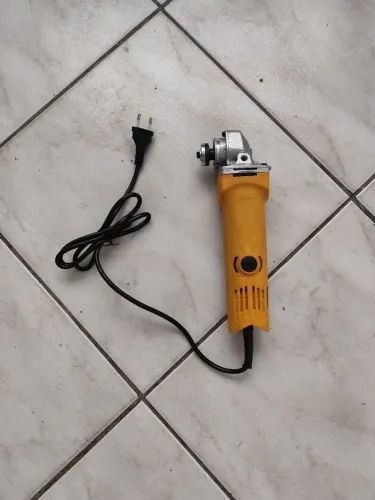 Esmerilhadeira 