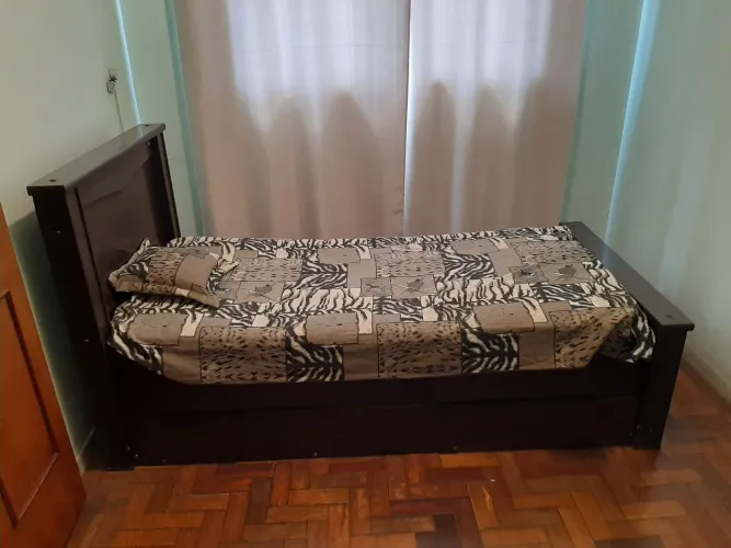Cama de solteiro bicama