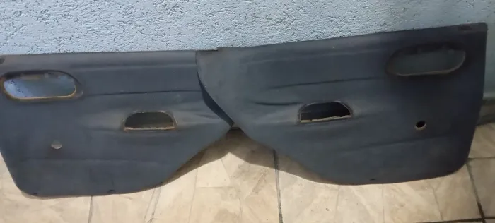 Forro de porta traseiro Corsa usado