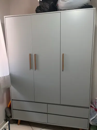 guarda roupa infantil cinza