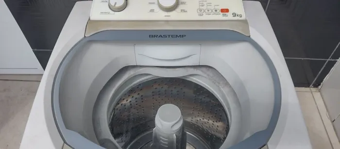 Máquina de lavar Brastemp 9 kg. 110 volts em ótimo estado
