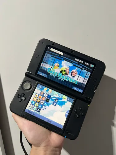 Nintendo 3DS XL Vermelho - Desbloqueado