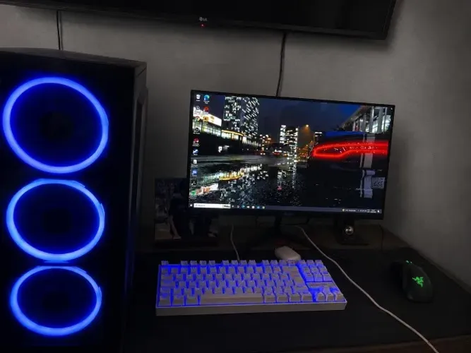 Pc gamer com acessórios, monitor 21.9 100hz, teclado gamer, mouse Razer