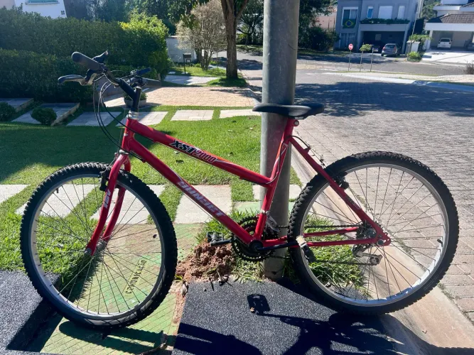 Bicicleta aro 26 - 18 marchas