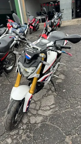 BMW G310r