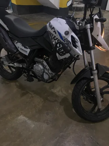 Vendo moto Yamaha Crosser 2014