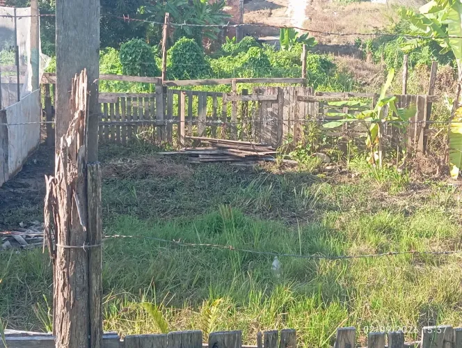 Vendo terreno localizado no loteamento jardim Petrópolis