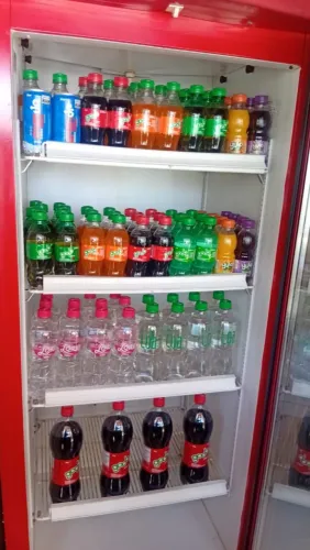 VENDE-SE UMA FRIZER DA COCA-COLA