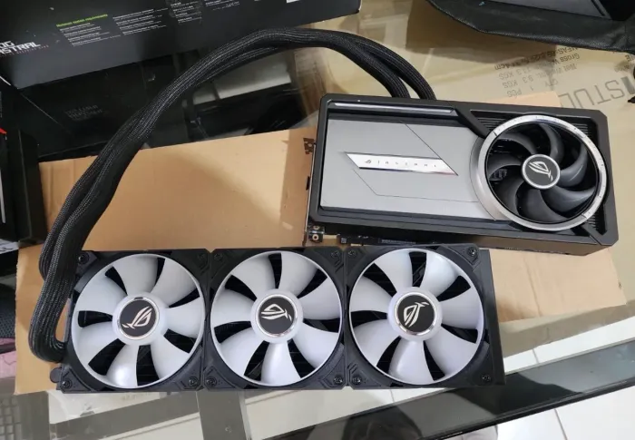 5090 ROG ASTRAL LIQUID 