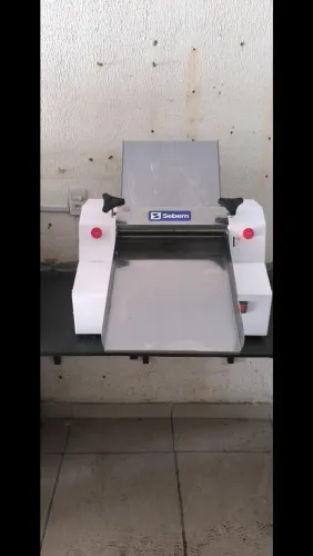 Cilindro para massa ( pouco tempo de uso )