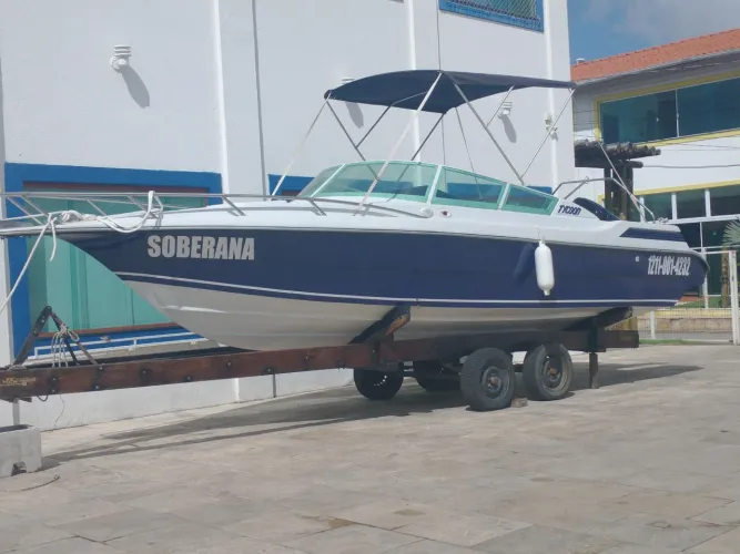 Lancha 23 pes ou Motor225 hp