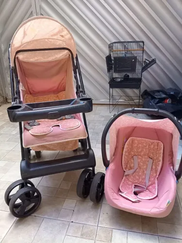 Carrinho e bebê conforto