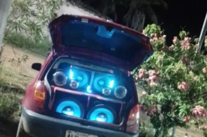 Som automotivo completo de 3 módulos