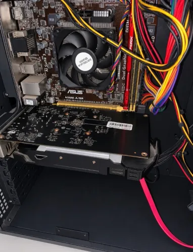 PC para jogos e trabalho RX550 / processador AMD A4-6300 / 16GB RAM DDR3