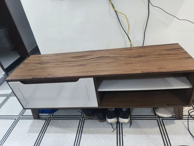 Rack com divisória e porta