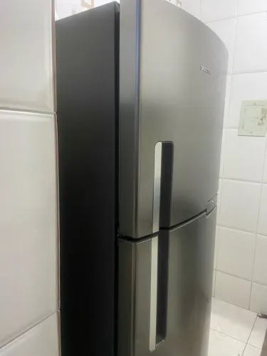 Geladeira Brastemp inox com 01ano de uso