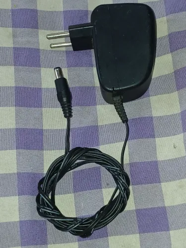Fonte de Alimentação 12V 1.85A - Bivolt - Cabo Longo 1,80m (Plug P2 / P4)