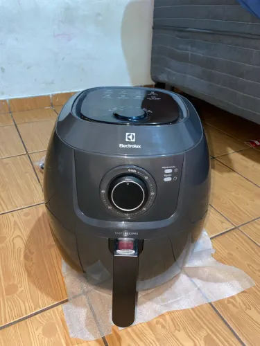 Air fryer nunca usada, na caixa