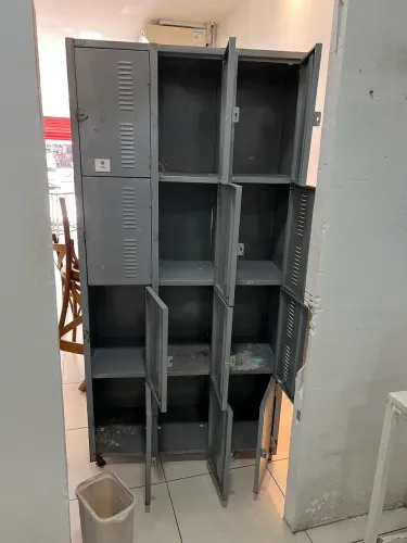 Armário Roupeiro 12 portas 