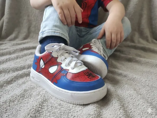 Tênis infantil homem aranha